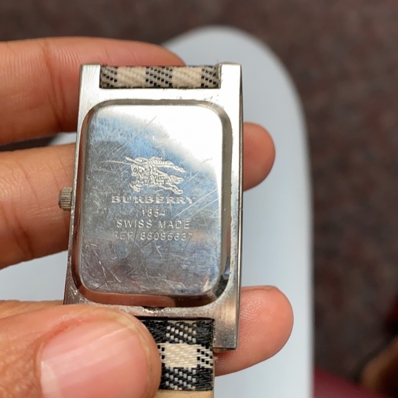 Burberry watch - Picture 1 of 3